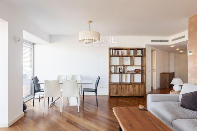 Stilvolle 3-Zimmer-Wohnung mit Meerblick und großer privater Terrasse in Sant Martí