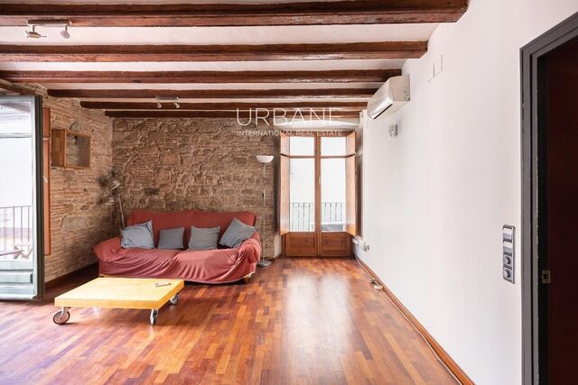 Furnished 2-Bed Apartment for Temporary Rent in Barcelona's  Centre Gothic Quarter