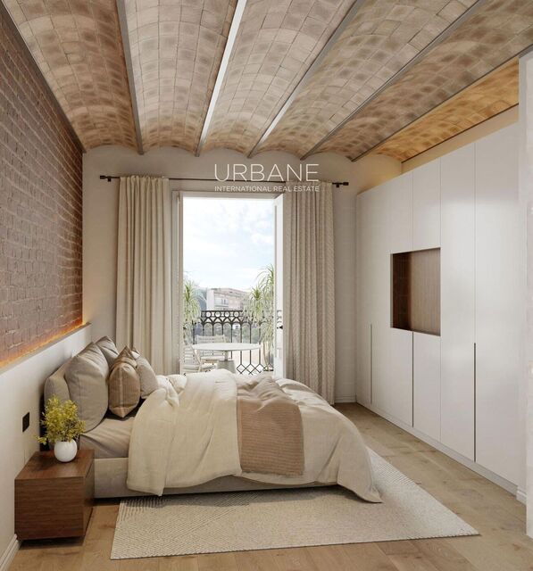 Elegant 4-Bedroom Renovated Apartment with Balconies in the Heart of Eixample