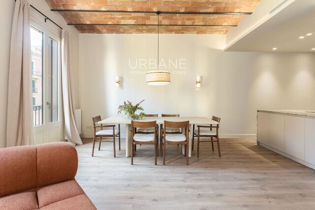 Élégant appartement rénové de 4 chambres avec balcons au cœur de l'Eixample