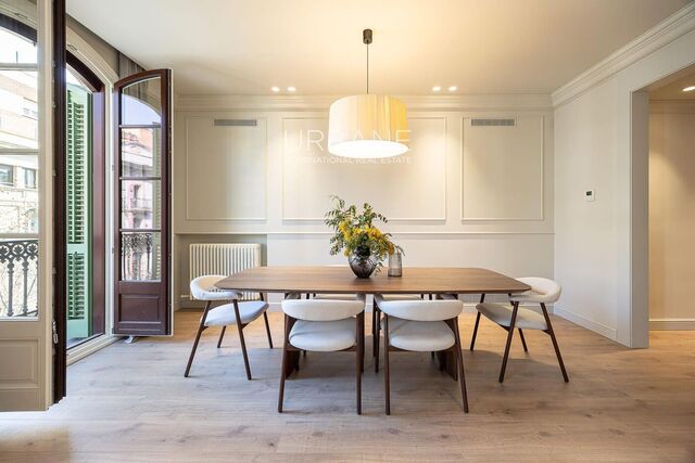 Elegante piso de los años 30 en el Quadrat d'Or de Barcelona – Rehabilitado con confort moderno