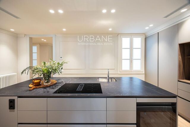 Elegante piso de los años 30 en el Quadrat d'Or de Barcelona – Rehabilitado con confort moderno