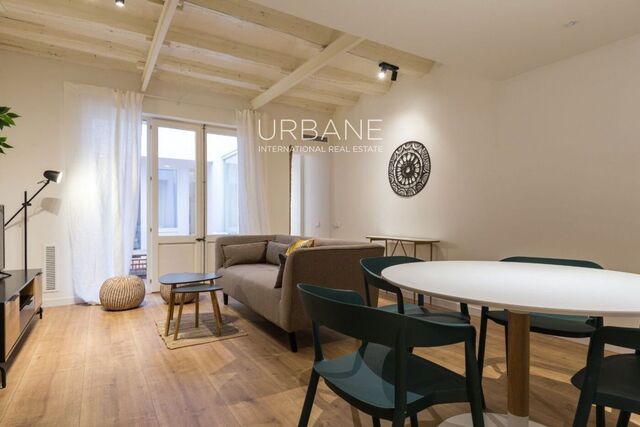 Piso reformado con terraza privada en El Born, Barcelona