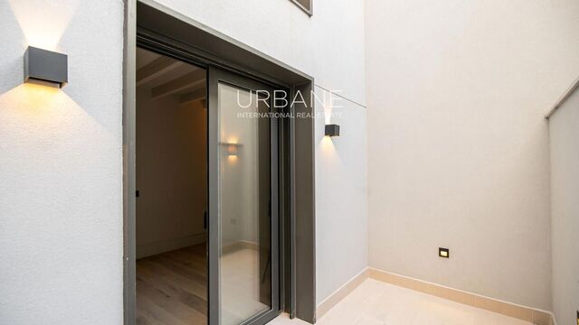 Modern Ground Floor Duplex in Gracia with Private Terrace