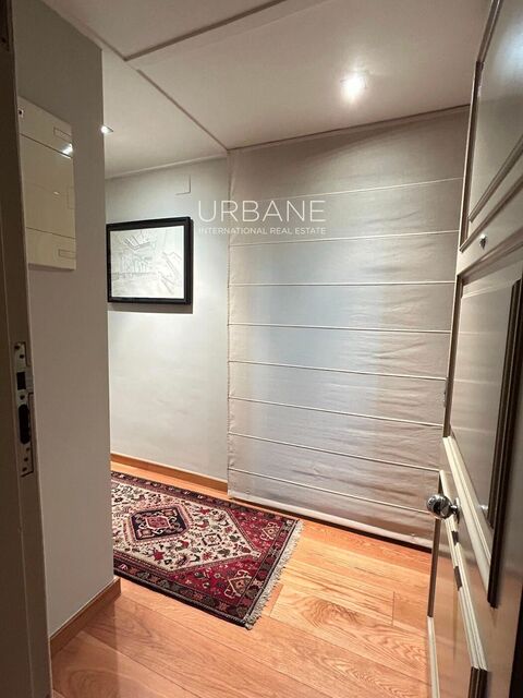 Urban Serenity in Eixample: Terrace, Loft Bedroom, and Exceptional Light