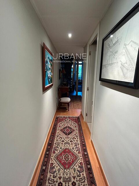 Urban Serenity in Eixample: Terrace, Loft Bedroom, and Exceptional Light