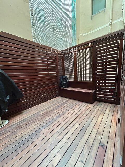 Urban Serenity in Eixample: Terrace, Loft Bedroom, and Exceptional Light