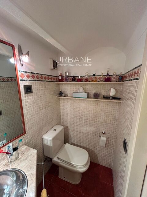 Urban Serenity in Eixample: Terrace, Loft Bedroom, and Exceptional Light