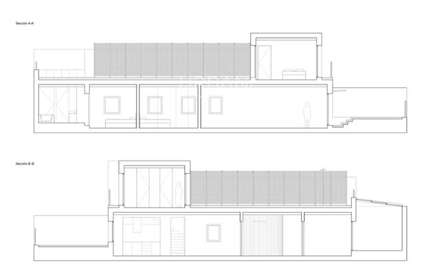 Luxury 3-Bedroom Duplex Penthouse with Terraces and Rooftop in Rambla Catalunya