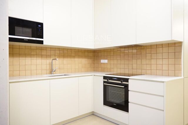 Elegante Dúplex de 93 m² con Terraza Privada y Azotea en Sagrada Familia, Eixample