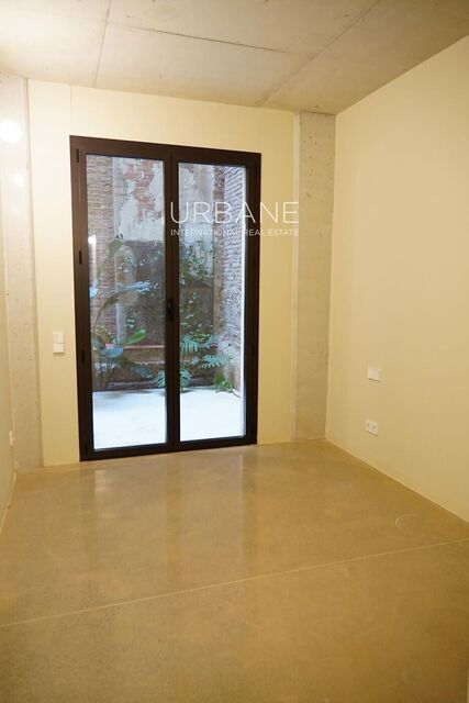 Elegante Dúplex de 93 m² con Terraza Privada y Azotea en Sagrada Familia, Eixample