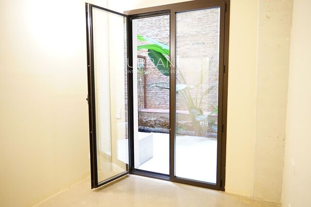 Elegante Dúplex de 93 m² con Terraza Privada y Azotea en Sagrada Familia, Eixample