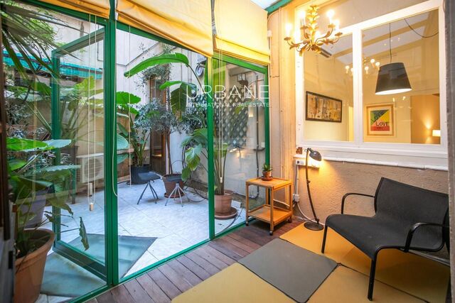 Encantador apartamento de 2 dormitorios y 3 baños con terraza en el corazón de Ciutat Vella