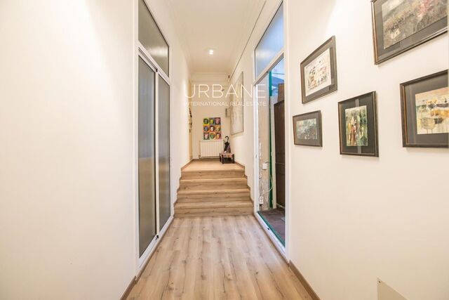 Encantador apartamento de 2 dormitorios y 3 baños con terraza en el corazón de Ciutat Vella