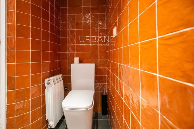 Encantador apartamento de 2 dormitorios y 3 baños con terraza en el corazón de Ciutat Vella