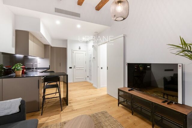 SEASONAL RENTAL 6-11 MONTHS – 2 BEDROOMS IN THE GOTHIC QUARTER – VACATION, RECREATIONAL OR LEISURE USE – AVAILABLE NOW