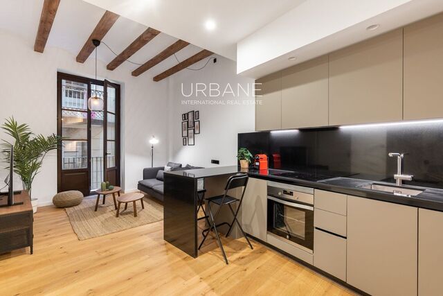 SEASONAL RENTAL 6-11 MONTHS – 2 BEDROOMS IN THE GOTHIC QUARTER – VACATION, RECREATIONAL OR LEISURE USE – AVAILABLE NOW