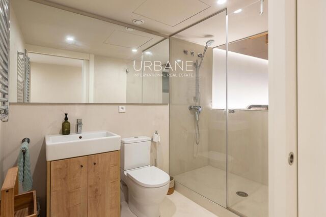 Dúplex de 127 m² en el Born – 2 Dormitorios con Baño, Terrazas, Luminoso