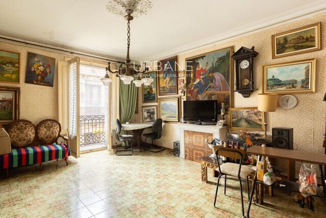 Great Investment Opportunity: Apartment to Renovate in the Heart of the Gothic Quarter