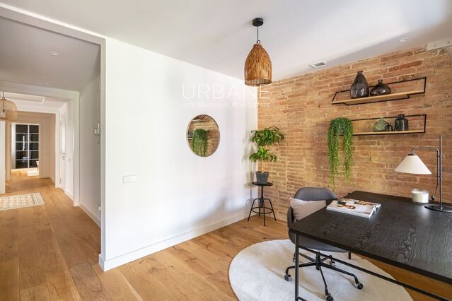 2-Bedroom Apartment for Rent in Eixample | Available Now