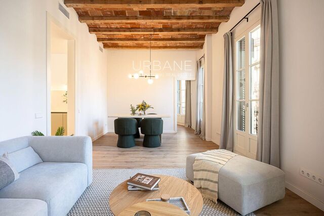 Elegant habitatge de 2 dormitoris amb terrassa i balcons a l'Antiga Esquerra de l'Eixample