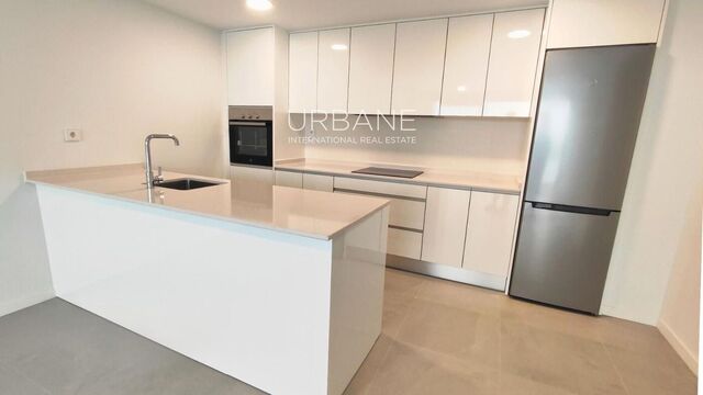 Mediterraner Luxus Wartet Auf Sie: Atemberaubende 2-Schlafzimmer-Villa mit Pools, Tennis und Traumblick in Finestrat